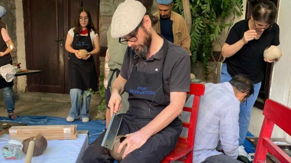 Rebab yapim atolyesi